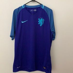 Men’s dry fit shirt. Large